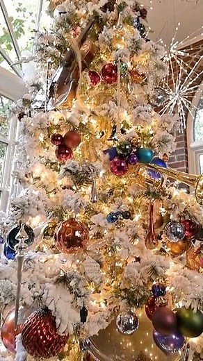 A Musical Christmas House Tour | Jewel Tones, Vintage Instruments & Holiday Magic