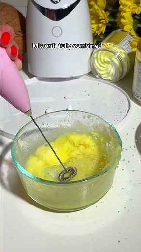 DIY PINEAPPLE FACE MASK #shortsvideo #oddlysatisfying #diy #facemask #skincare #asmr #asmrsounds