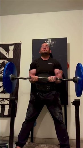 Strict curl static hold (140): good finisher. #biceps #strictcurl #strength #fitness #gym
