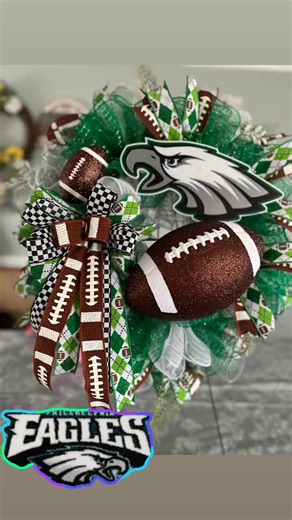 Custom order! Philadelphia Eagles! Once a fan always a fan! Win, lose or draws! We in there!! #BIRDGANG4LIFE | Lizzie Wreaths