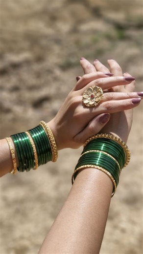 komall kapadia || Fashion Content Creator || on Instagram: "How to find perfect bangle size❤️ [bangles, bangle size, bangle size chart, bangle sizing, bangle size guide, bangles, measurements, glass bangles, ghungroo bangles] #instagram #fyp #reels #bangles #bangleslove"