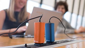 Power supply adapter for notebook PC "Dart" which can charge simultaneously with smartphone in the world's smallest size