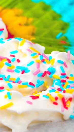 5-Minute Crafts | How to make rainbow waffles! 🧇 🌈 #5minutecrafts #rainbowfood #rainbowwaffles #breakfastforkids #homemadewaffles | Instagram