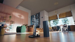 21K views · 263 reactions | Cu o putere de aspirare până la 200W, aspiratorul #SamsungJet este capabil să aspire aproape orice. Și pentru că aerul din locuința ta este la fel de important ca podelele, stația Clean Station colectează conținutul recipientului de praf al aspiratorului #SamsungJet pentru ca tu să te bucuri de o curățenie igienică, fără praf în aerul emis. Află mai multe: https://bit.ly/Samsung_Jet-. | Samsung | Facebook