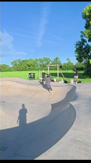 61 year old skateboarder, Sean Goff. Botley Bowl, Well that went wrong!