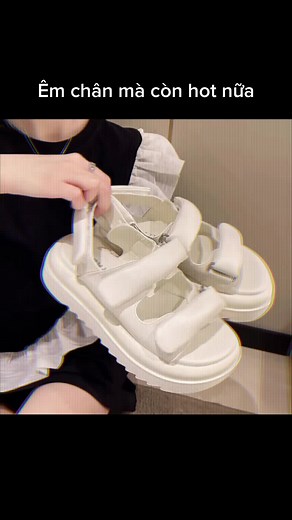 Chunky Sandals: Fashionable Footwear for Comfort