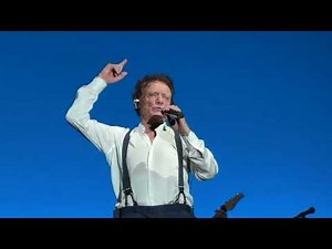 Massimo Ranieri's concert-show in Giulianova was a great success.