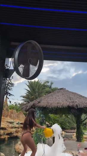 Dan bilzerian girl fills pool with forms