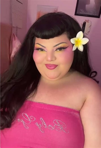 Plus Size Pin Up Style: Embracing Curves and Confidence