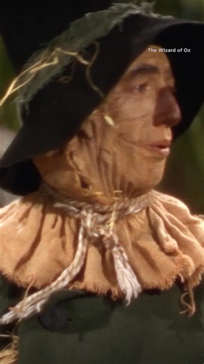 The Scarecrow singing “If I only had a brain” in THE WIZARD OF OZ will always be a classic 🫶 | Warner Bros. Pictures