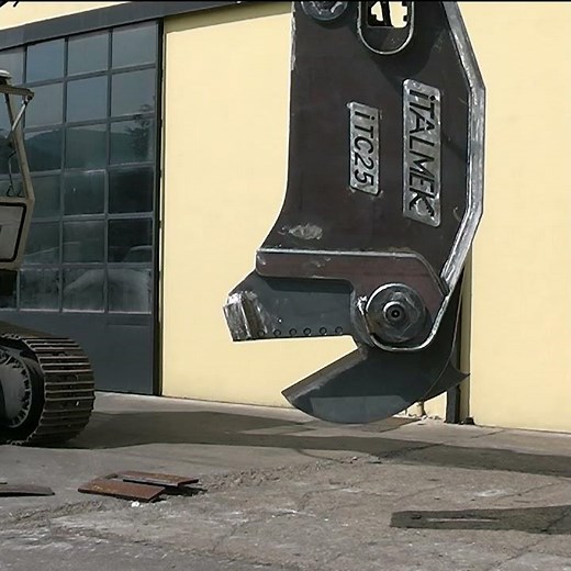 Italmek iTC25 #tank #plate dedicated #shear #cutter, top #demolition attachment, cutting 25 mm thick