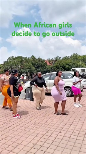 When you see African girls bow 🙇‍♂️ 😍