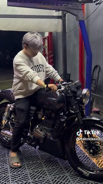 Keeway Cafe Racer: Build and Engine Cowl Insights