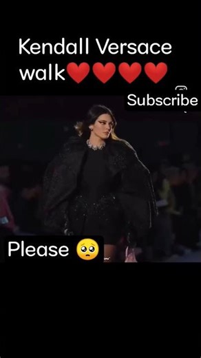 Kendall Jenner walk for Versace #viral #kendalljenner #versace #shortsvideo