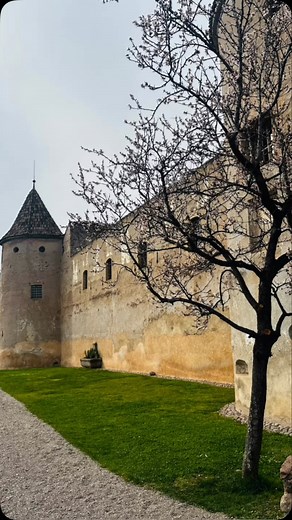 Internationales Festival für textiles Handwerk, textile Kunst & Design in Bozen. 21. - 23. März 2025 | Zivana De Kozierowski