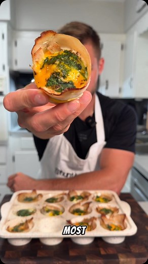 Hunter Micheletto on Instagram: "The Easiest High Protein Low Cal Breakfast Meal Prep🍳⤵️ ✅Don’t forget to check out my cookbook for more quick and delicious high protein low cal breakfast meal prep recipes! :) What you need: -12 thinly sliced oven baked turkey (the deli kind) -12 eggs -seasoning ( I used salt, pepper, garlic, onion, Italian -1 1/2 cups spinach Bake in the oven @ 350 for 20-25 minutes #highprotein #lowcalorie #recipe #easytomake #lowcaloriemeals #food #highproteinmeals #lowcalor
