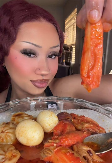 I don’t have a Sam’s Club lose to me so I went to Safeway and got the Alaskan Surimi instead. Closest thing I could find to it #mukbang #eatwithme #foodie #eatingshow #asmr