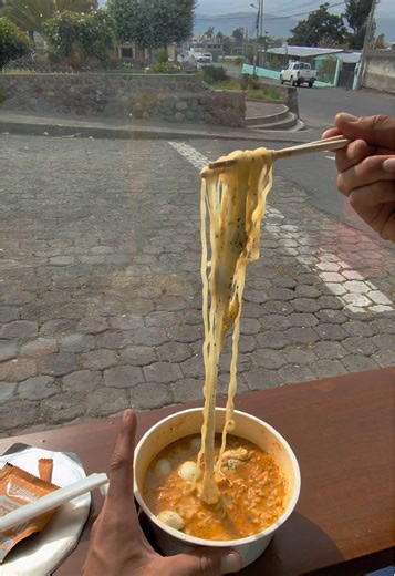 Deliciosos Bulramen con Queso y Huevos de Codorniz