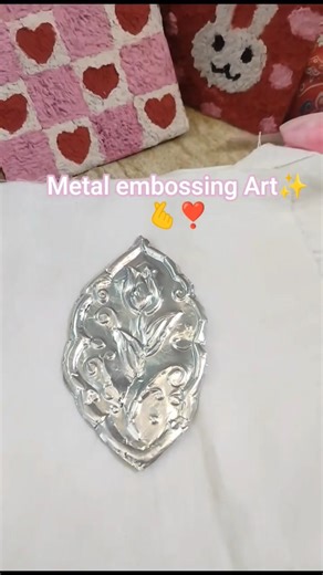 metal embossing Art ✨ texture on silverfoil paper #youtubeshorts #diy #craftyhome #craftblogger