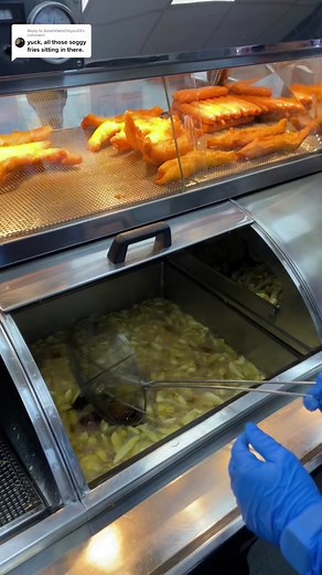 Cooking Fresh Fish and Chips at a Busy Chippy! 🐟🍟