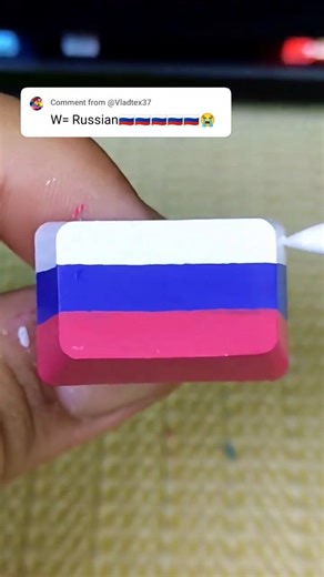 Drawing R for Russia flag 🇷🇺 but on the custom keyboard! #keycaps #keyboard #drawing #russia