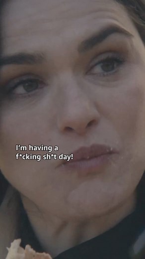 Rachel Weisz on Instagram: "Happy Monday 🤣 (Repost @primevideo) • • #rachelweisz #deadringers #amazonprimevideo #primevideo #beverlymantle #elliotmantle #themantletwins #mantletwins"