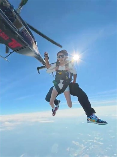 Unleash Your Life: Skydive to the Max