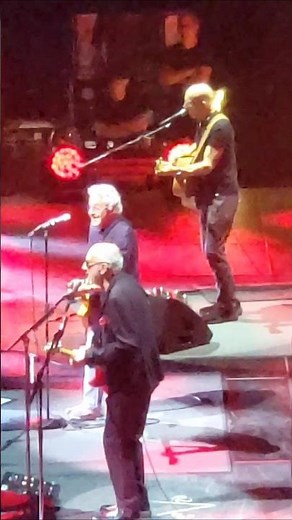 Roger Daltrey starts to laugh "Who The F Are You" - The Who live 2025 Farewell Tour clip - Philly
