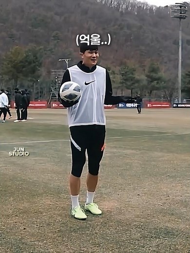 대표팀 분위기 메이커인 김민재☺️(feat.과자논쟁)