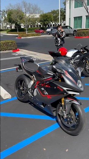 MV Agusta F4 RR vs Ducati V4 SP2 #mvagusta #mvagustaf4rr #ducati #ducativ4 #superbikes