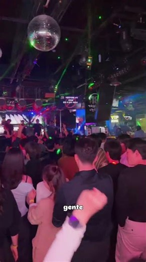 This is what a nightclub in Korea looks like 🇰🇷🪩 #seoul