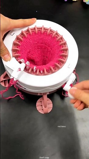 This machine twists the threads and turns them into fabric.