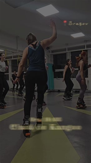 Ora 18:00 🕕 Clasa de Kangoo alături de #LaviTeam 🏃‍♀️💪 Participare pe bază de rezervare 📲 | Kangoo FIT