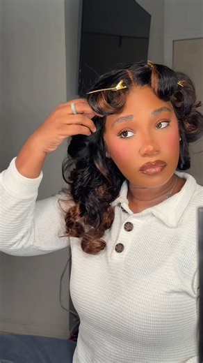 Styling my Ombre Brown Loose Wave wig today and I’m obsessed with how effortlessly chic it looks. 💜Hair:NatureMAX™ 200% Density Ombre Brown Loose Wave Glueless 13x6 HD Lace Front Wig Human Hair Pre-Cut Lace Flexi-Fit Drawstring Cap #luvme #luvmehair #luvmeforyou #wiglove #workhair #officehair #luvmequeen #gluelesswig #hairstyle #fyp #fashion #wigslove #SweaterWeatherHair | Luvme Hair