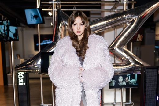 Lisa: cantora do Blackpink usa a moda para transitar entre alter egos