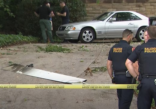 Delta Boeing 737 Lost Wing Flap Mid-Air—Nobody Knew Until It Appeared In Raleigh Driveway The Next Morning - View from the Wing