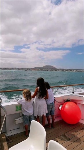 👉 Así es embarcar rumbo a la Isla de Lobos desde Corralejo