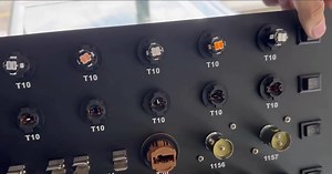 ✨Bombillo led T10 strober para cortesía✨ ✔️Fijo Flasheo 12v ✔️Alta calidad ✔️Alta intensidad Color disponible: Blanco, Azul, Rojo, Celeste, Amarillo, Verde, Lila 🚙🚐🛵🏍 Precio: $2.50 C/U 📍 Waze: Platino Accesorios SA de CV 🧭 Ubicación: Paseo General Escalón y 75 AV. Norte, Centro Comercial La Fuente, （Frente a Fuente Beethoven）Colonia Escalón, San Salvador. ☎️TEL: 2270-1280 📱wa.me/50378556166 📍 Waze: Platino Accesorios Santa Tecla 🧭 Ubicación:Barrio El Calvario, Sobre 6ta Av. Sur, Entre 2