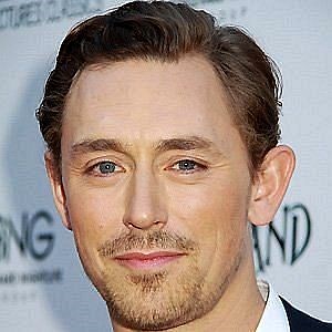 JJ Feild – Age, Bio, Personal Life, Family & Stats | CelebsAges