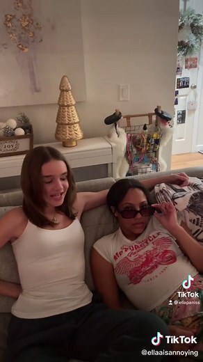 ella 😝 (@poopyglitterfart)’s videos with original sound - ella 😝