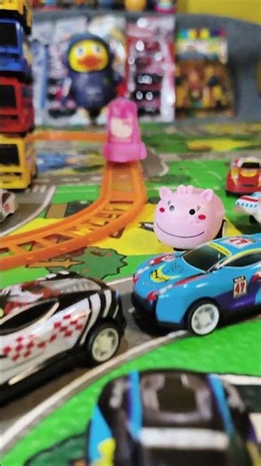 Hello Kitty Train & Cow Bus Stacking 5 🚂✨🐄 Multi-Level Fun Trip!