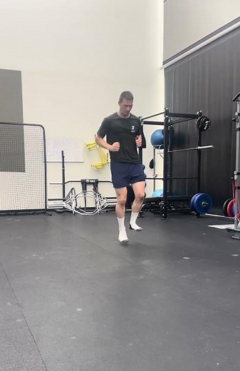 Single Leg Forward Hops #plyometrics #fitness