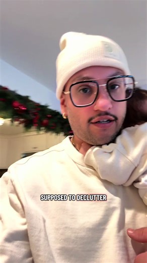 We’re supposed to be decluttering, NOT redecorating 😂😂 @HomeGoods #springcleaning #redecorating #rug #dads #marriage