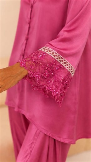 Stitching Vibes | 🧶 Woollen Thread Work Filling 🧶 Bobbin technique se smooth & heavy filling ✨ Machine embroidery lovers ke liye must watch 💖 Like ❤️ Share 🔁... | Instagram