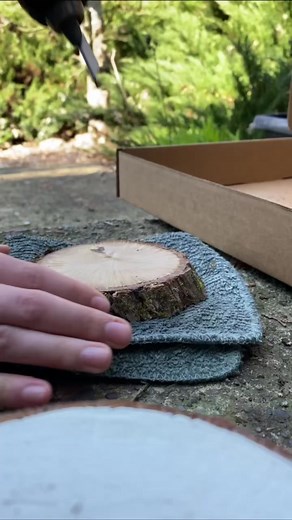 I’m not going to tell you how long I spend staring and studying nature. Who else though? 🙋🏻‍♀️ This is the process from start to finish on my wood slice pieces. Made with so much love 🖤#nature#watercoloronwood #gouachepainting #watercolor #landscapepainting #artshop #naturegift #natureart #pnwart #pnw #madeinoregon #woodsliceart #woodslicepainting