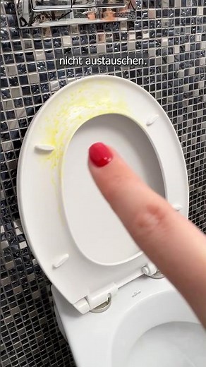 No Need for a New Toilet Seat – How to Easily Remove Yellow Stains