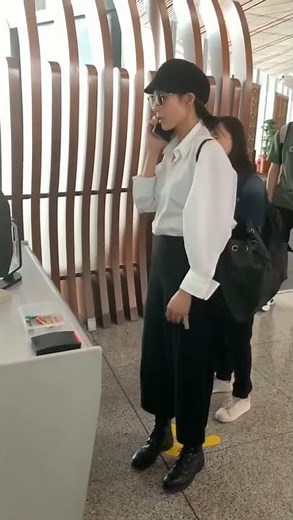 张钧甯手怎么了？ What happened to Zhang Junyong's hand?