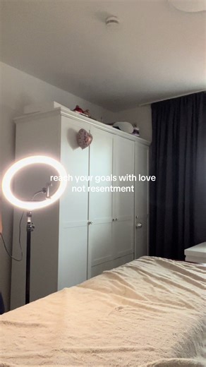 lilithsscript (@lilithsscript)’s videos with original sound - Mxoon ᥫ᭡