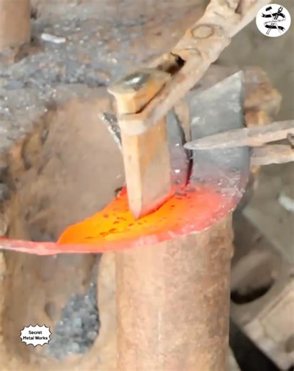 How to forge a very sharp Dagger from the piece of Disc Plough | Secret Metal Works