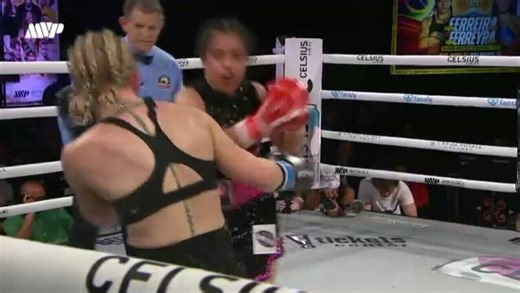 Naomy Cardenas vence Bree Howling por decisão dividida